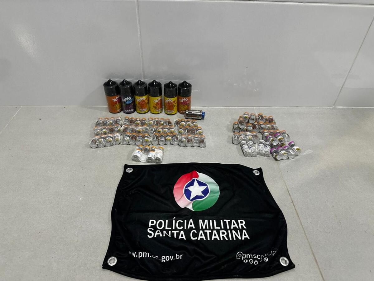 PMR apreende medicamentos ilegais e eletrônicos avaliados em R$ 55 mil na SC-157, em São Lourenço do Oeste