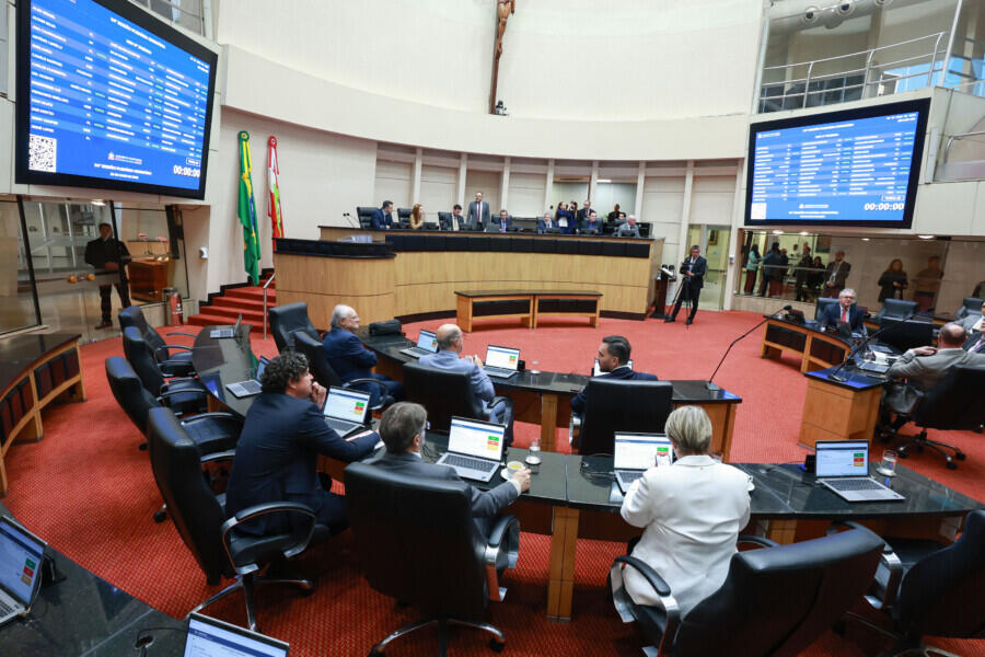 Alesc aprova mudanças nas emendas parlamentares após decisão do STF