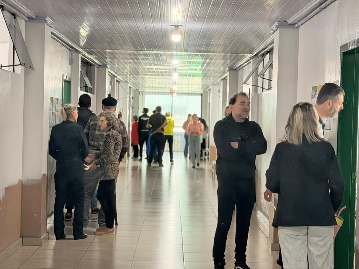 Votação começa tranquila no maior colégio eleitoral de SMOeste