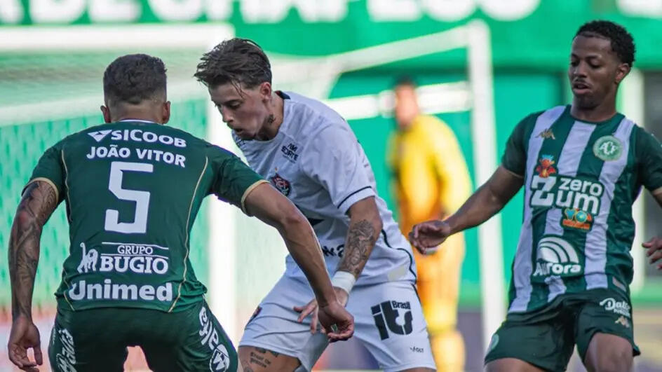 Chapecoense leva gol nos acréscimos e empata com o Vitória pela Série A 2026