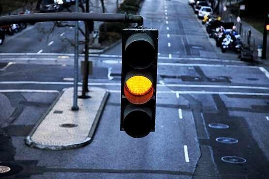 Semáforo apresenta falha e entra em modo intermitente em São Miguel do Oeste