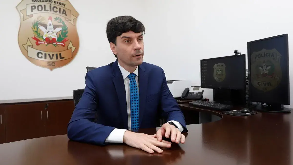 Ex-delegado-geral é alvo de ação de improbidade do MPSC por atuação no caso Orelha