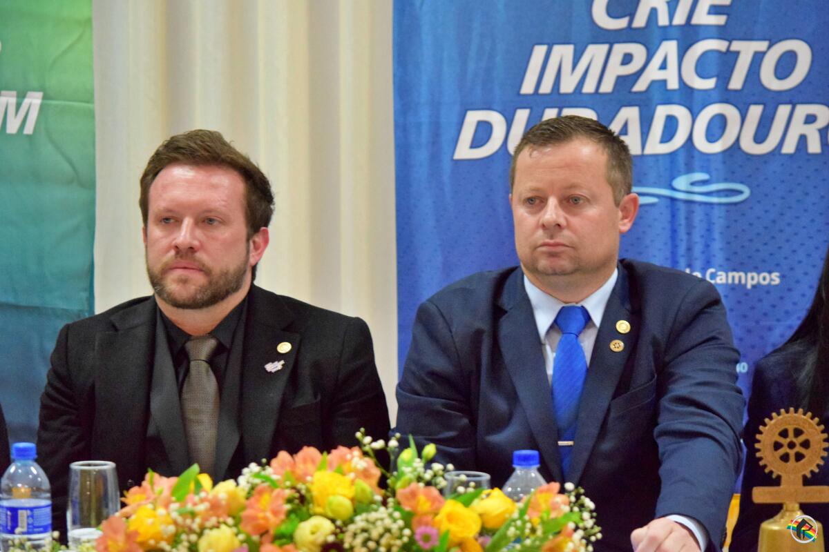 Rotary Club de São Miguel do Oeste empossa nova diretoria para o ano rotário 2026/2027