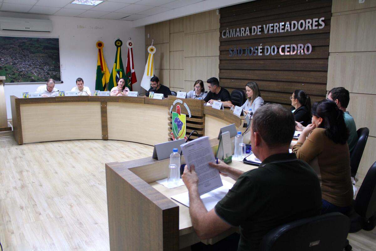 Câmara de São José do Cedro aprova Programa Raízes do Cedro e apresenta projeto sobre licença-prêmio