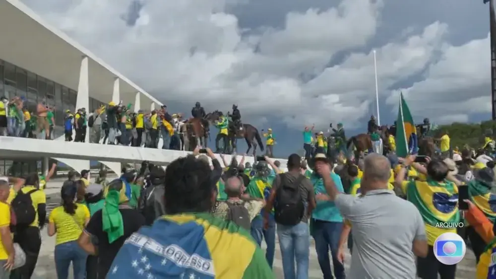 STF condena empresário por atos de 8 de janeiro; defesa diz que prova se resume a um PIX