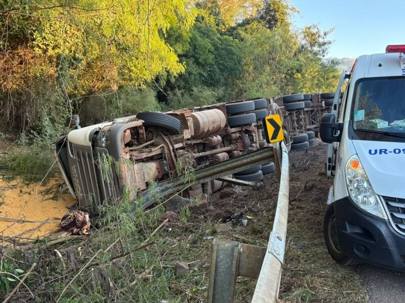 Motorista de caminhão com placas de Maravilha morre em acidente no PR