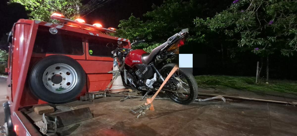 Motocicleta com mais de R$ 24 mil em débitos é apreendida em SMO