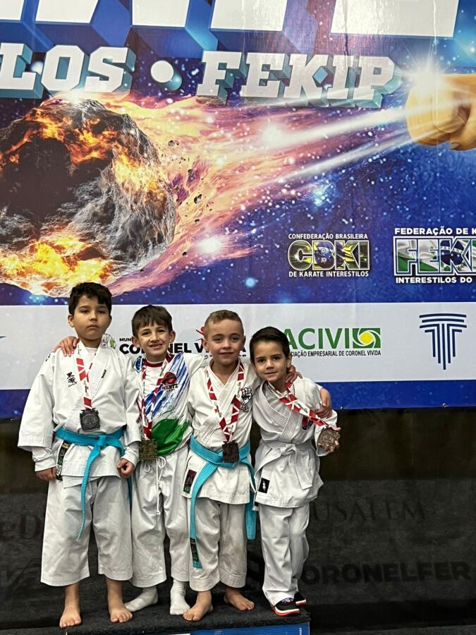 Karatê de Campo Erê conquista sete pódios no Campeonato Paranaense