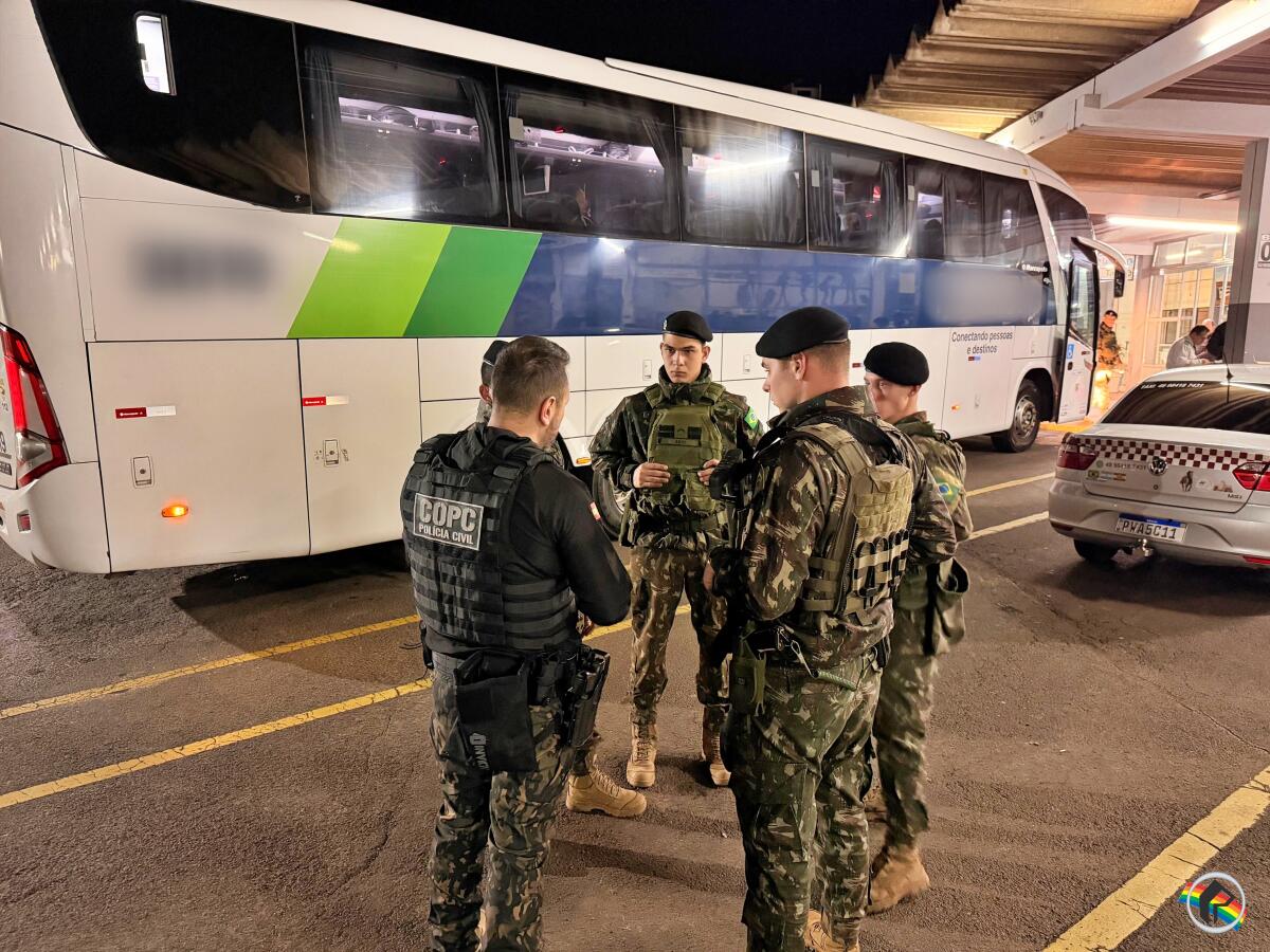 Operação Jaguaretê: Exército realiza ação na rodoviária de São Miguel do Oeste