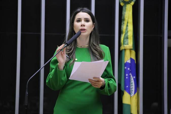 Carol de Toni lidera ao Senado nos 19 municípios da AMEOSC; veja resultado por cidade