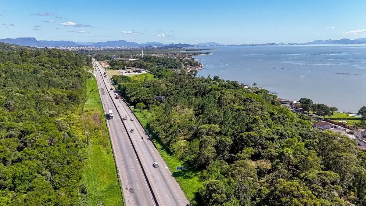 Mais de 1 milhão de veículos devem circular nas rodovias catarinenses no feriado de Tiradentes
