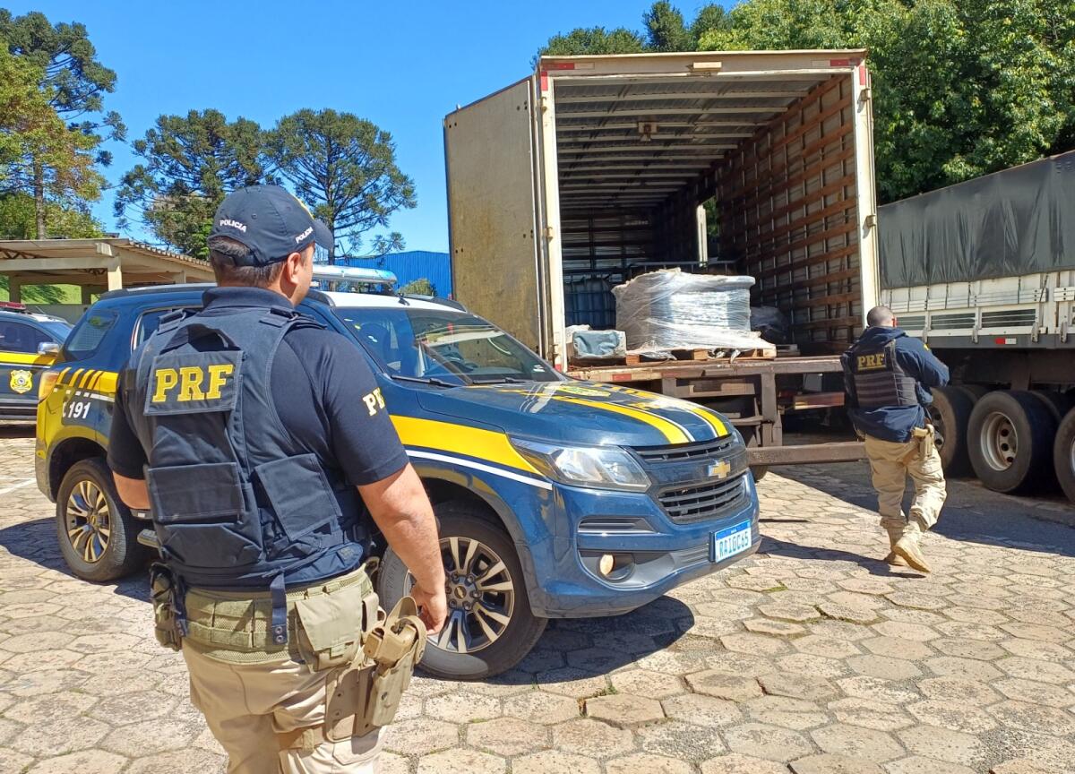 PRF flagra transporte irregular de cerca de 4 mil litros de biodiesel em Chapecó