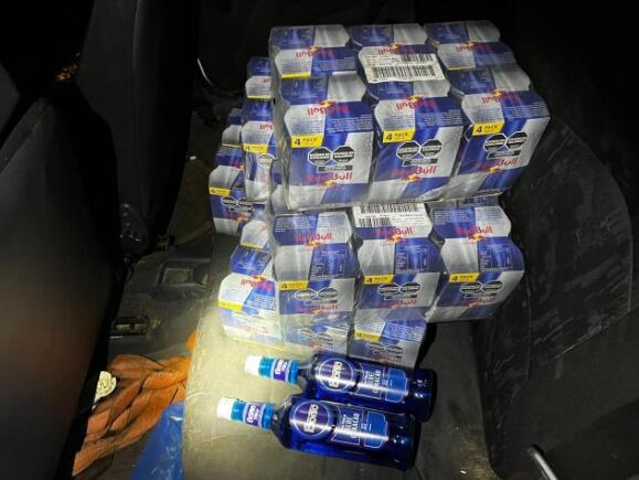 Polícia Militar apreende bebidas e energéticos estrangeiros em Guaraciaba