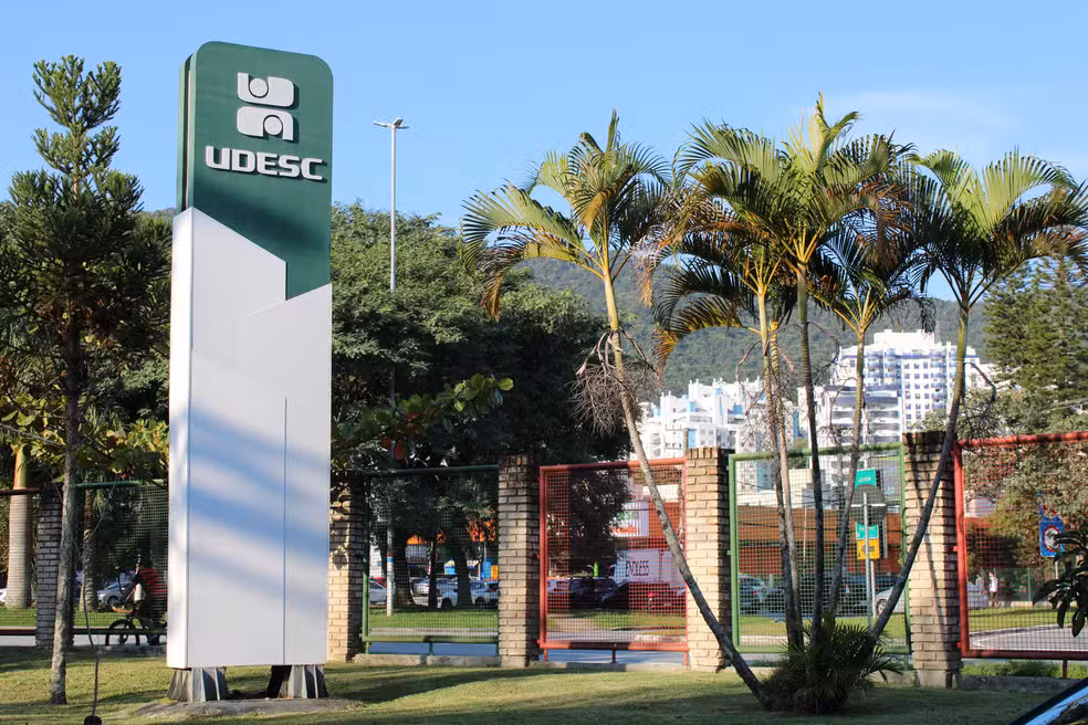 Justiça suspende parte da política de cotas da Udesc em SC