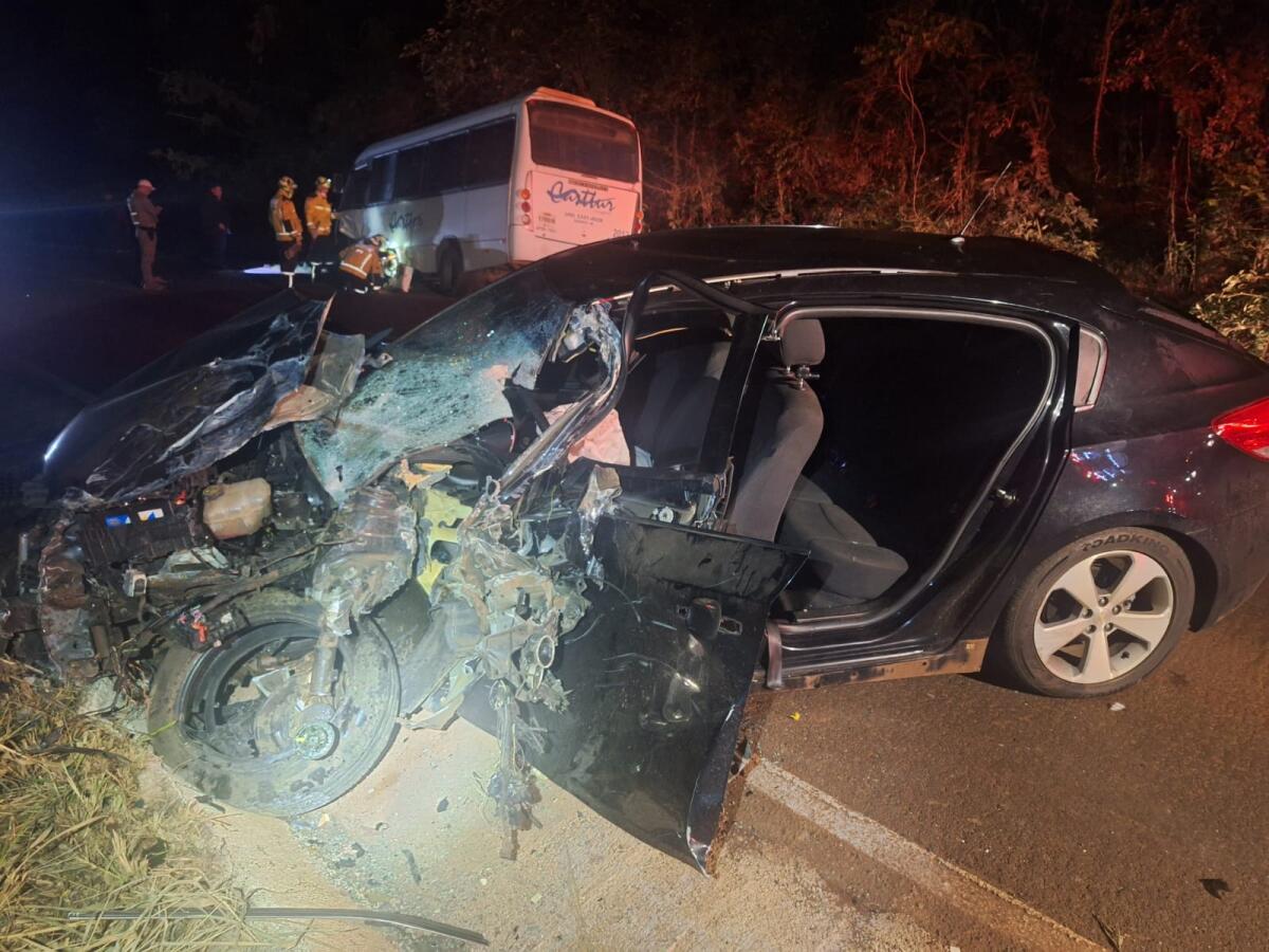 Motorista com sinais de embriaguez fica ferido em colisão com micro-ônibus na SC-283