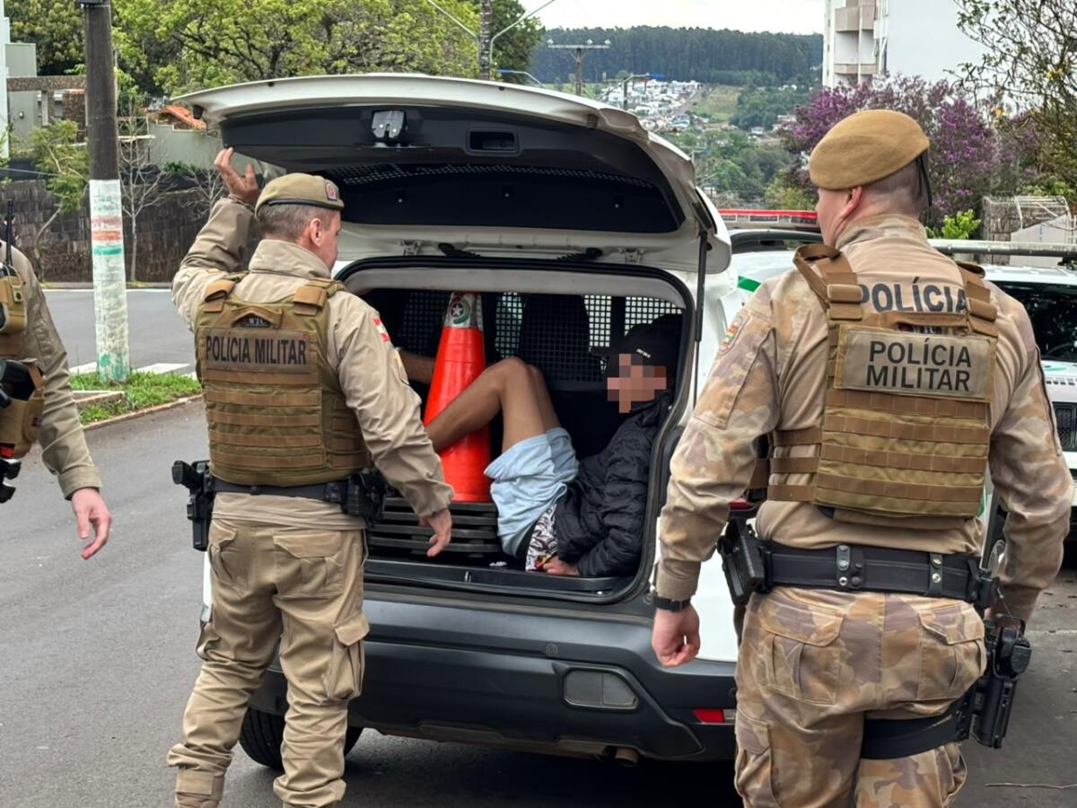 PM recupera veículo furtado e prende suspeito após perseguição em São Miguel do Oeste