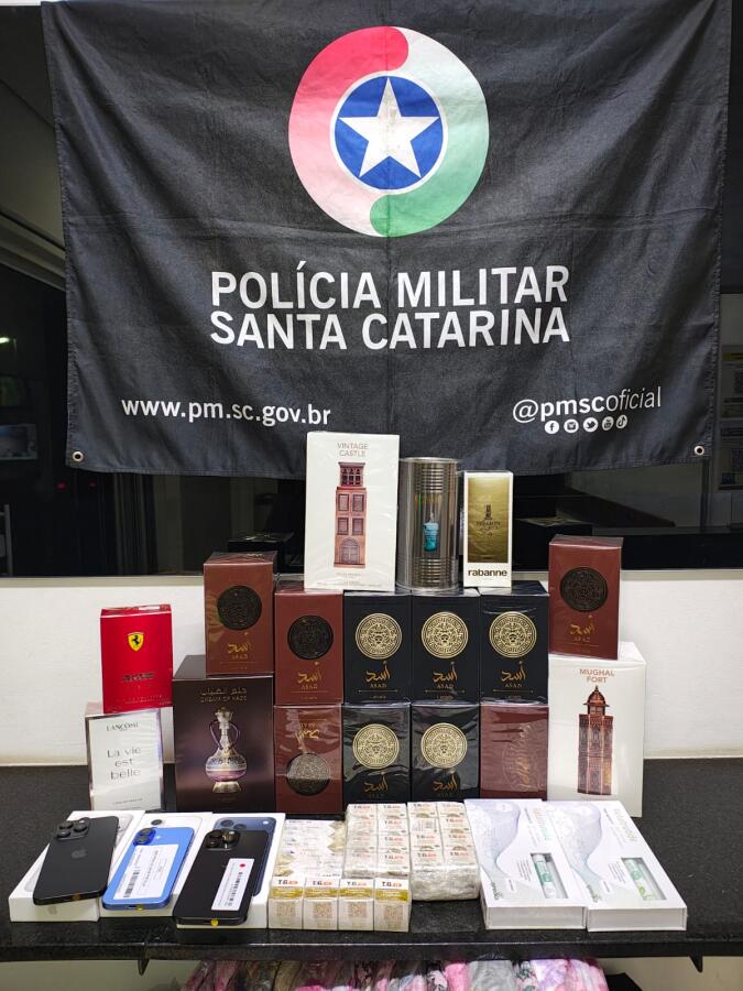 Idoso é preso com iPhones e medicamentos proibidos em Dionísio Cerqueira