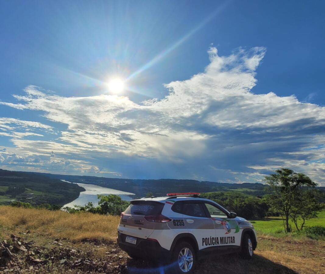 Adolescente se envolve em acidente entre carro e moto no interior de Itapiranga