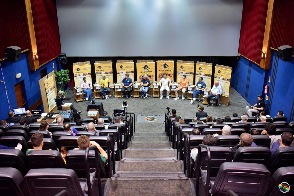 Confira os bastidores e fotos do debate com candidatos a deputado estadual na Peperi