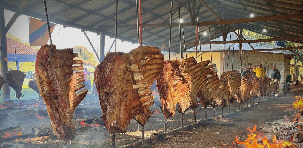 Tradicional costelão do Dia do Trabalhador deve reunir mais de mil pessoas em SMO