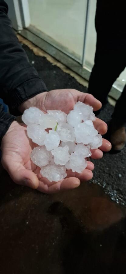 Granizo danifica 17 casas durante temporal em Campo Erê