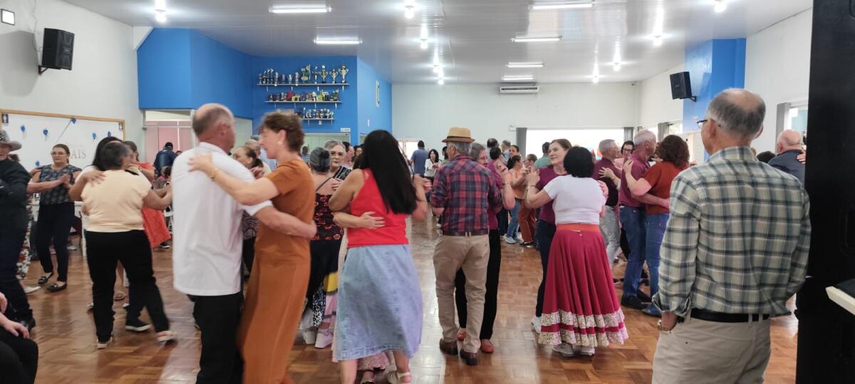 Centro dos Idosos escolhe Casal da Primavera para representar São José do Cedro