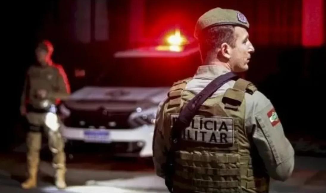 PM apreende medicamento para emagrecimento e prende dois homens em SMO