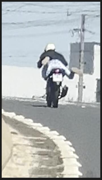 PRF flagra adolescente fazendo manobra ‘Superman’ em motocicleta na BR-480
