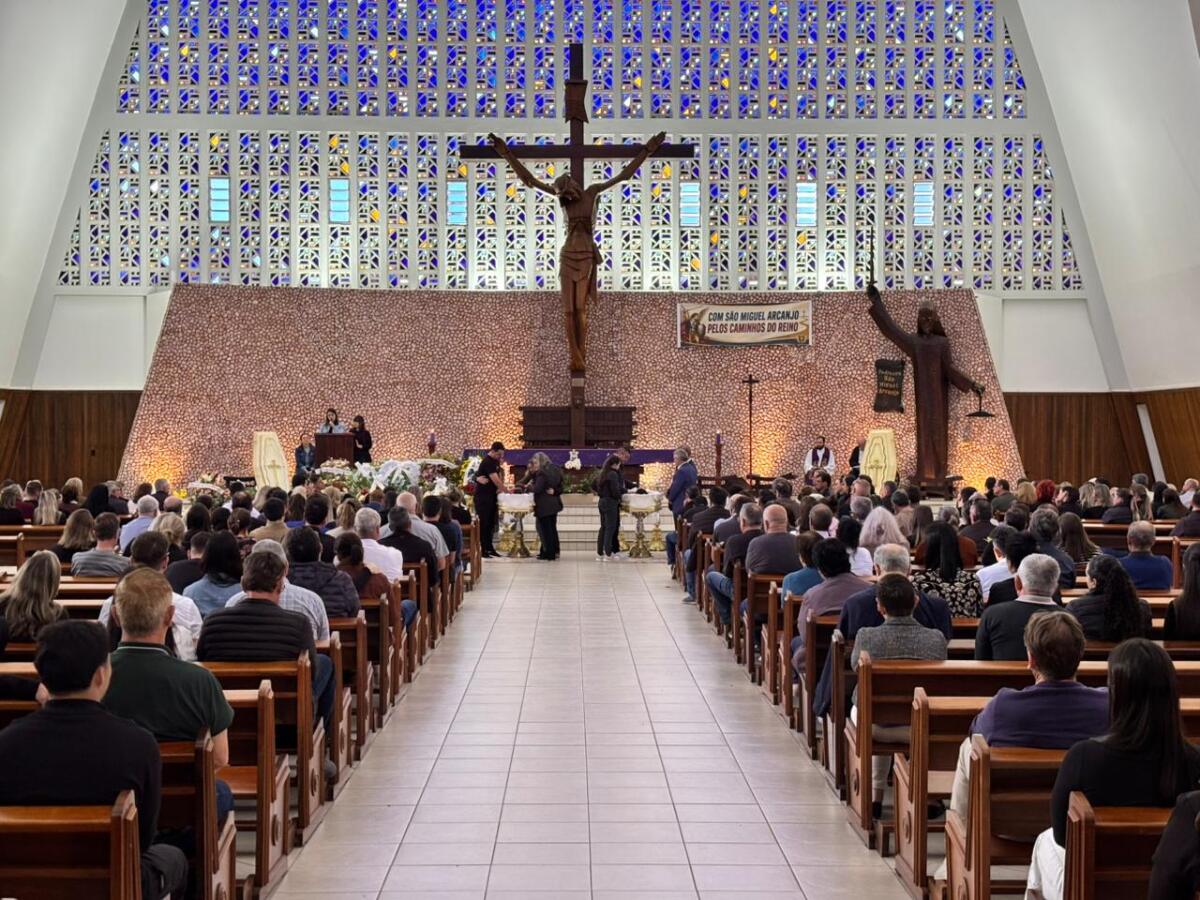 Irmãs mortas em acidente na BR-163 são sepultadas em SMO