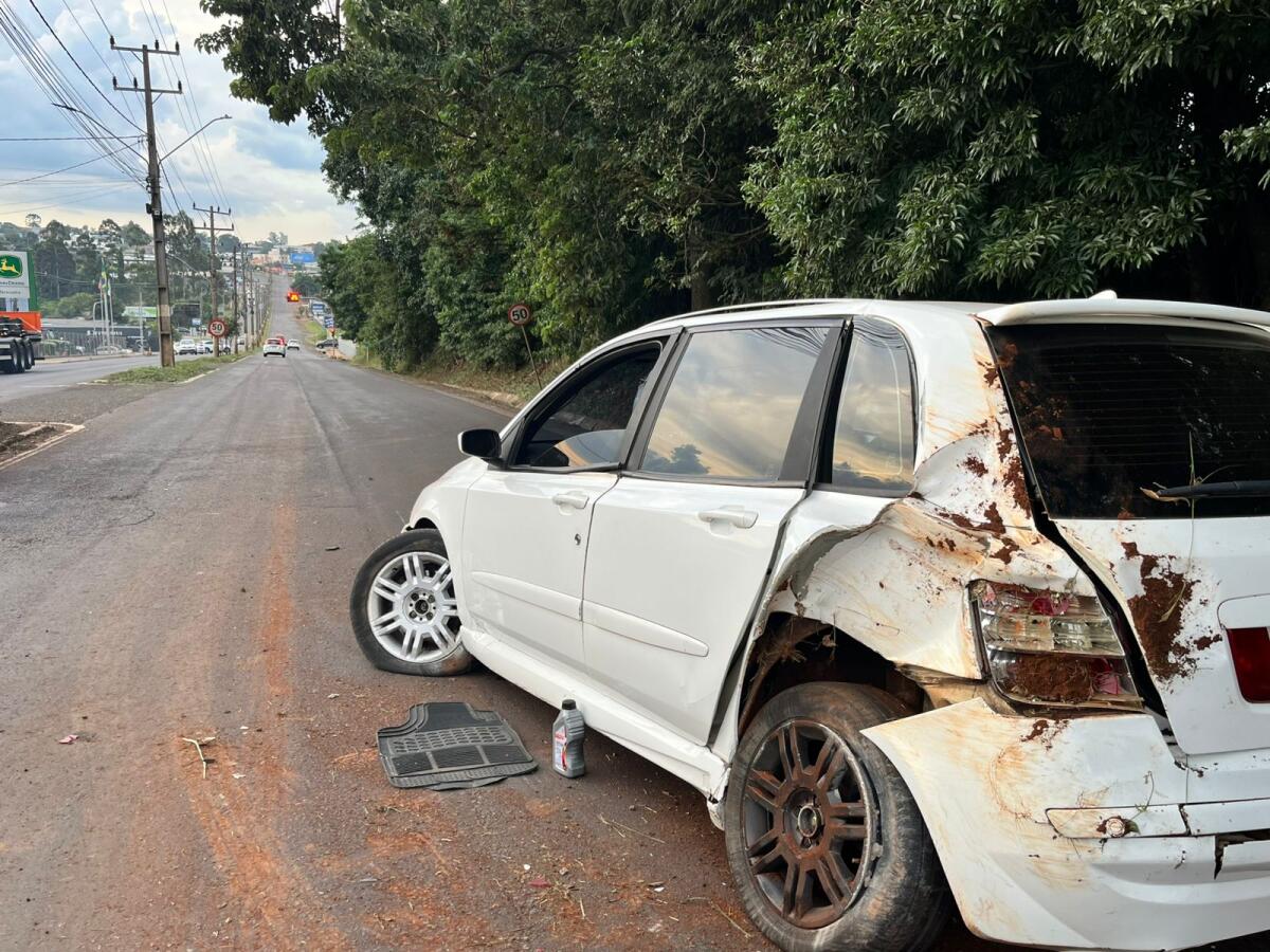 Homem foge de abordagem, sofre acidente e é preso com cocaína na Willy Barth