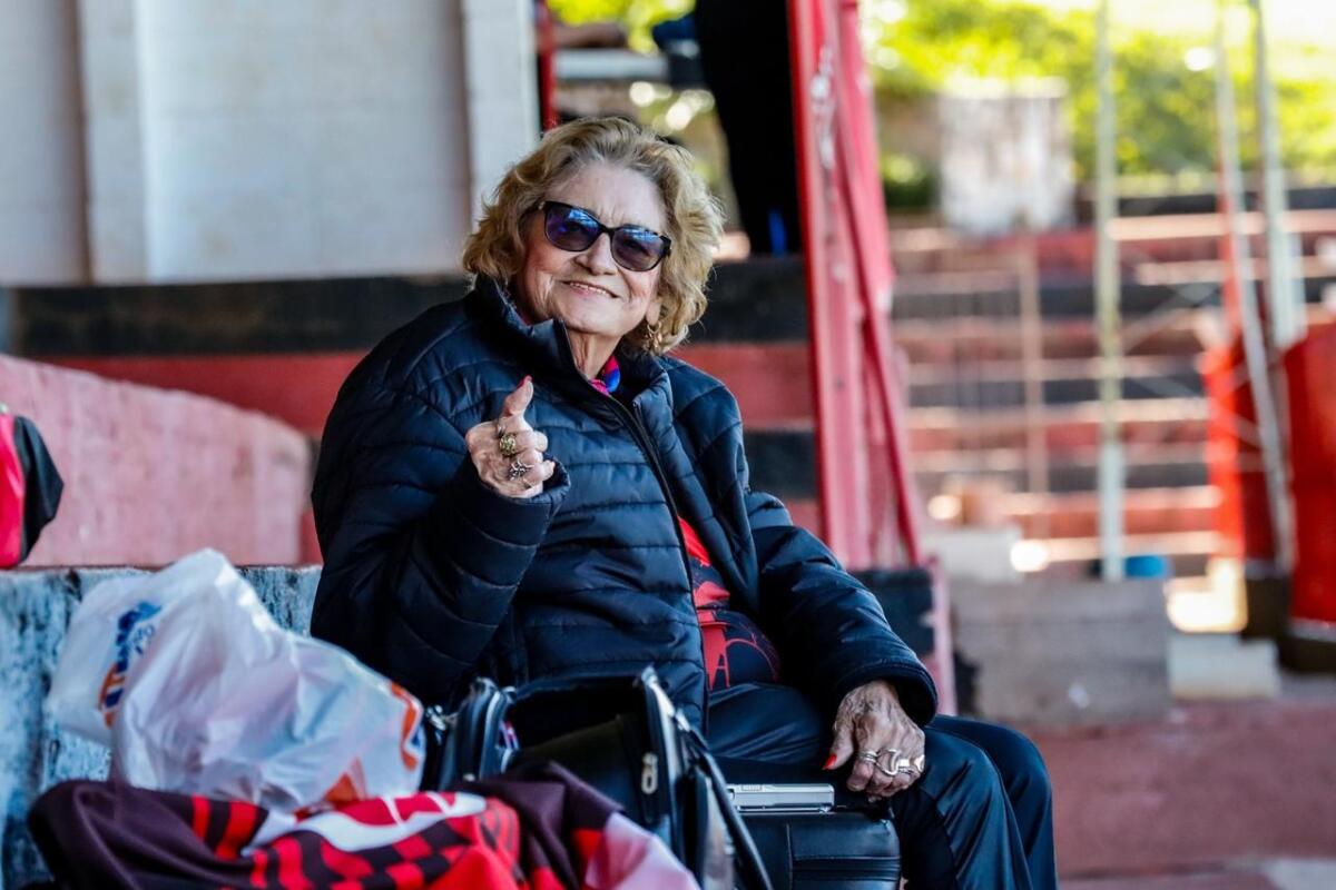Morre Adélia Bedin, fundadora da Torcida Vai Guarani