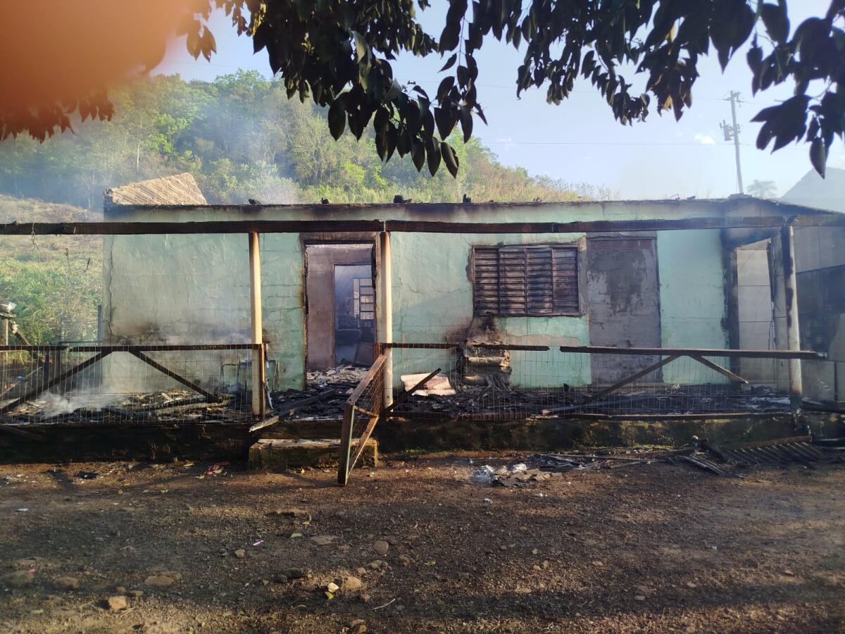 Incêndio atinge residência no interior de Maravilha