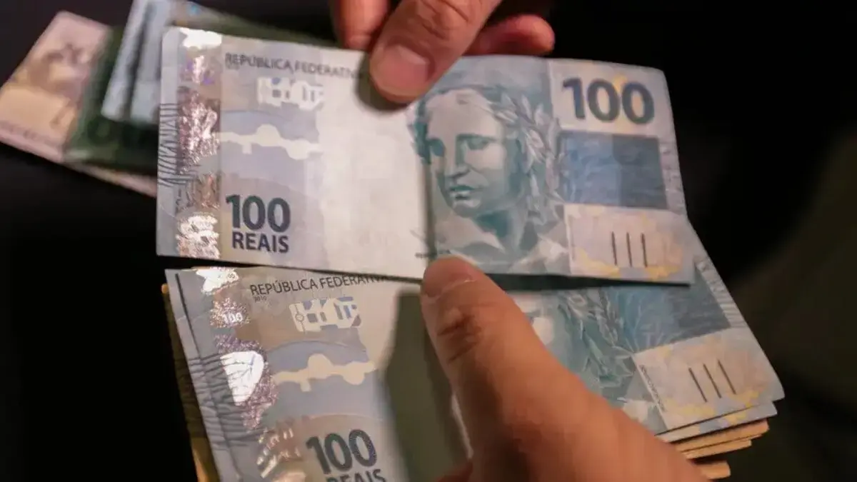 Salário mínimo de SC tem reajuste e terá pagamento retroativo