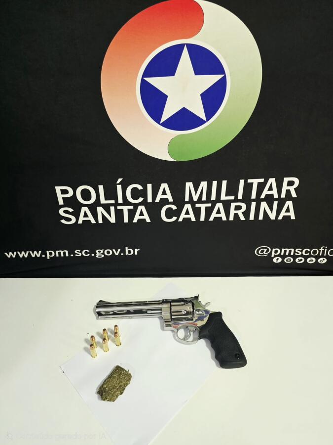 PM apreende arma, munições e maconha no bairro Bela Vista, em Maravilha