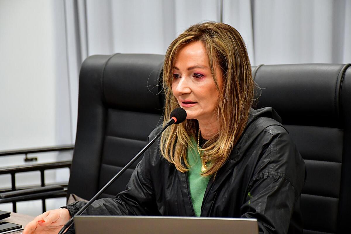 Vereadora pede projeto para pagamento retroativo a servidores de SMO