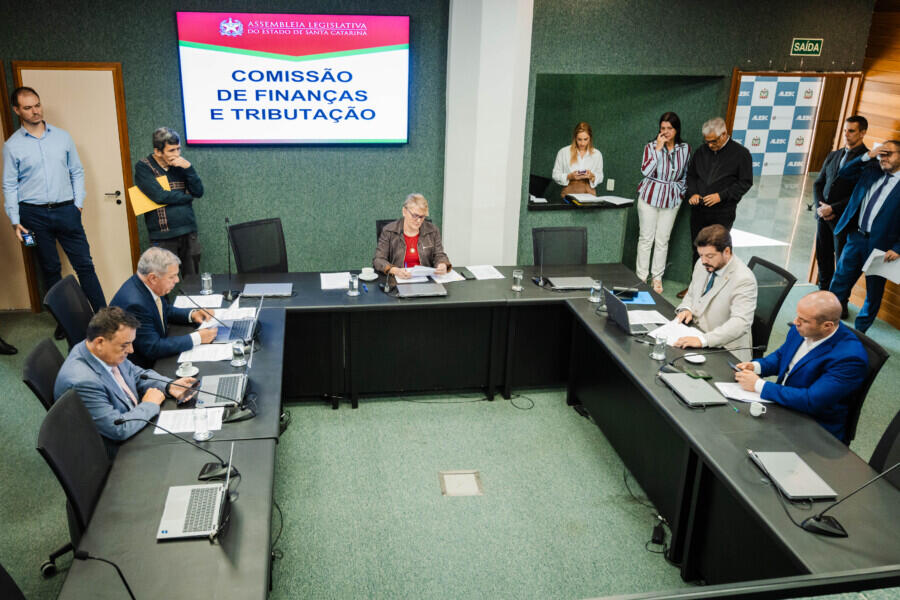 Comissão da Alesc aprova restrição a condenados por crimes sexuais em cargos públicos