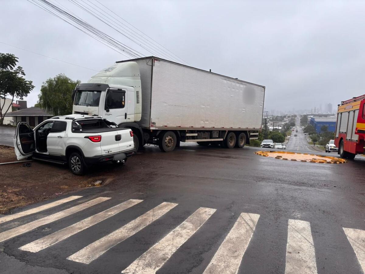 Colisão lateral deixa homem ferido em São Miguel do Oeste