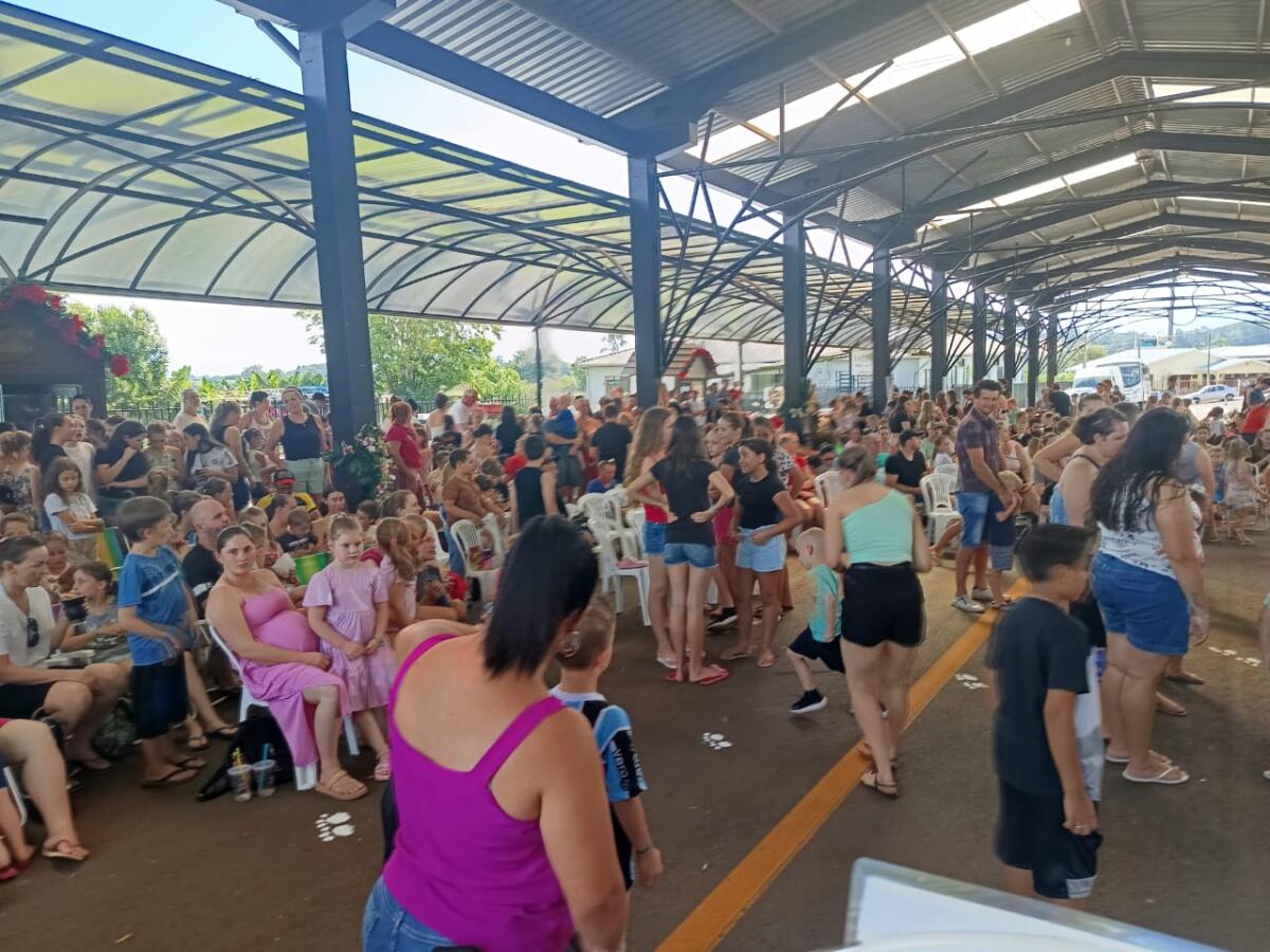 Público prestigia “Páscoa em Família”, em Iporã do Oeste