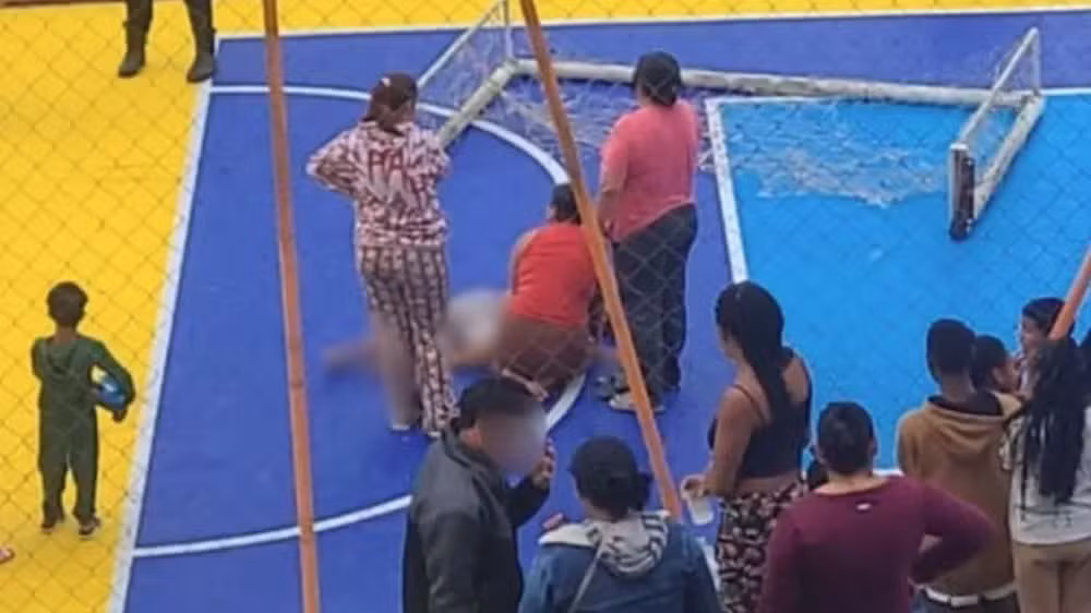 Morre menino atingido na cabeça por trave em quadra esportiva em SC