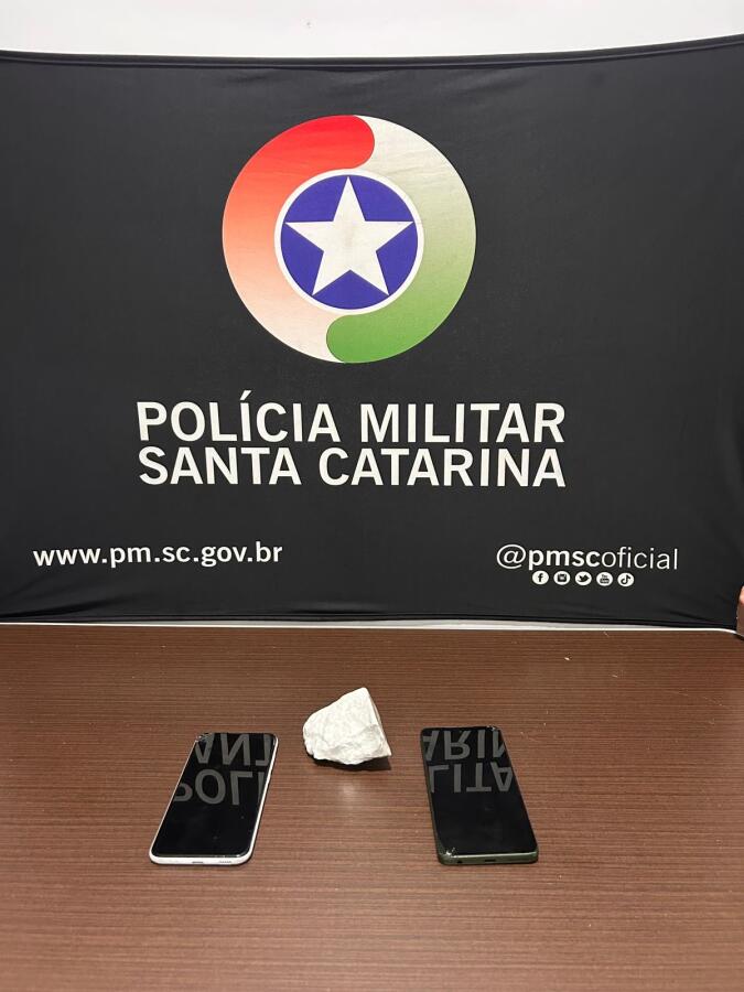 PM prende duas pessoas e apreende 100 gramas de cocaína em Maravilha