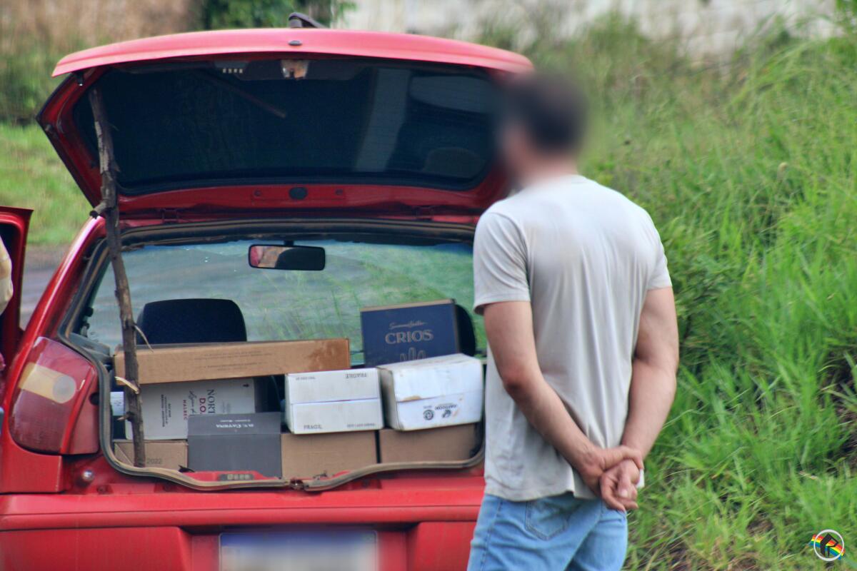 Homem é preso por descaminho com mais de 100 caixas de vinho em São Miguel do Oeste