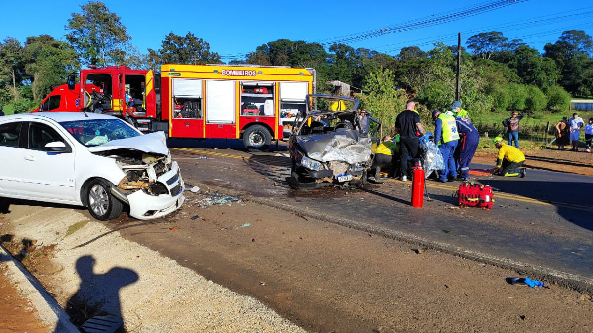 Colisão entre três veículos deixa feridos na SC-480 em Chapecó