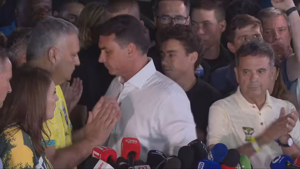 Flávio não reconhece derrota para Lula e anuncia que vai pedir anulação das eleições
