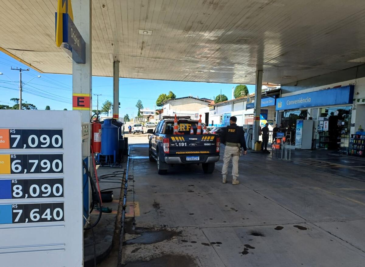 Força-tarefa fiscaliza mais de 100 postos contra preços abusivos em Santa Catarina
