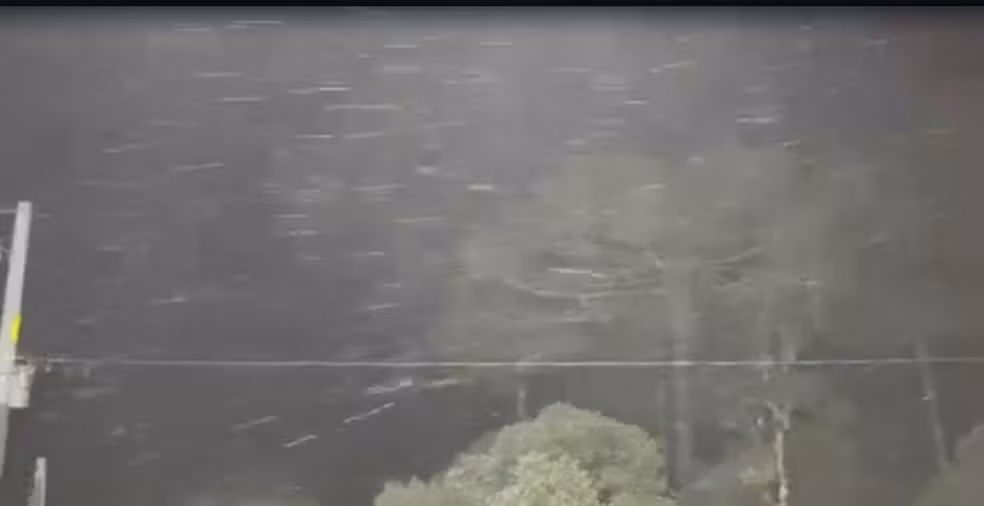 Serra de Santa Catarina registra primeira neve do inverno de 2026
