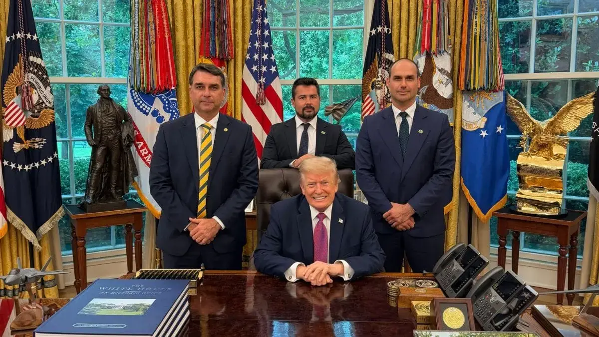 “Convite do presidente Lula”: Flávio Bolsonaro comete gafe após encontro com Trump nos EUA