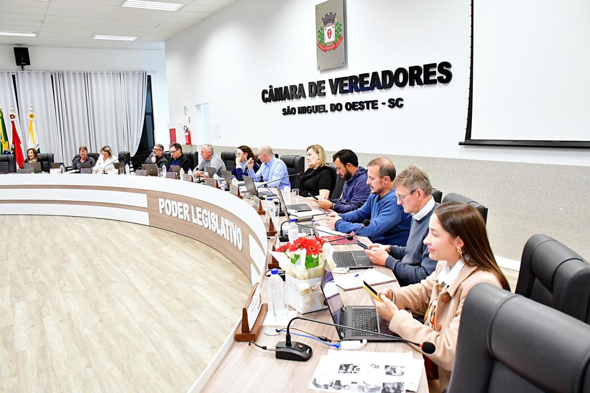 Câmara aprova projeto que libera transporte escolar para profissionais da educação em SMO