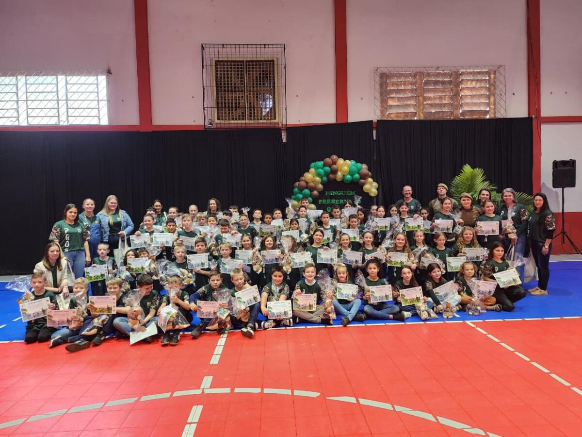 Polícia Ambiental forma alunos do programa Protetor Ambiental Crianças em Itapiranga