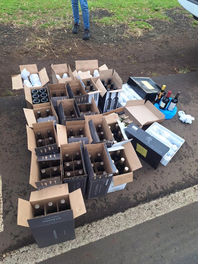 PMRv apreende cerca de 135 garrafas de bebidas na SC-160 em Campo Erê