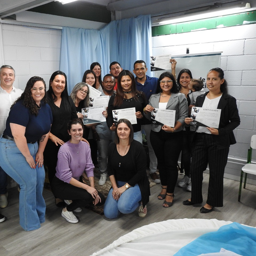 Assistência capacita imigrantes em curso de Auxiliar Administrativo